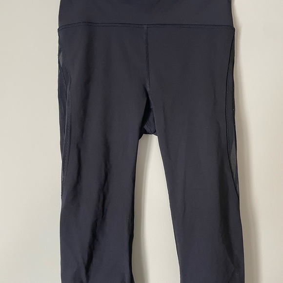 Lululemon Sunsetter Crop 17 Inch in Black - Picture 2 of 6